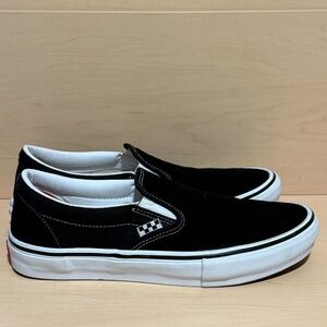 Van's Classic Slip-On Black Shoe - Men's 9 / Women's 10.5 - Like new!